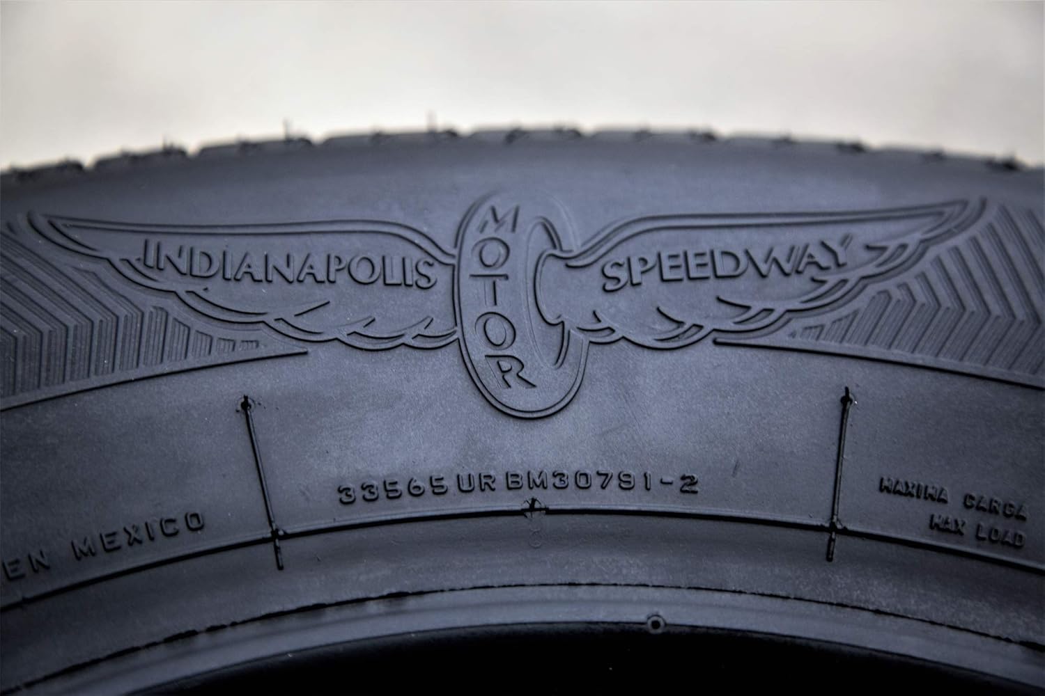 255/60R15 102S Performance All Season Tire B4008