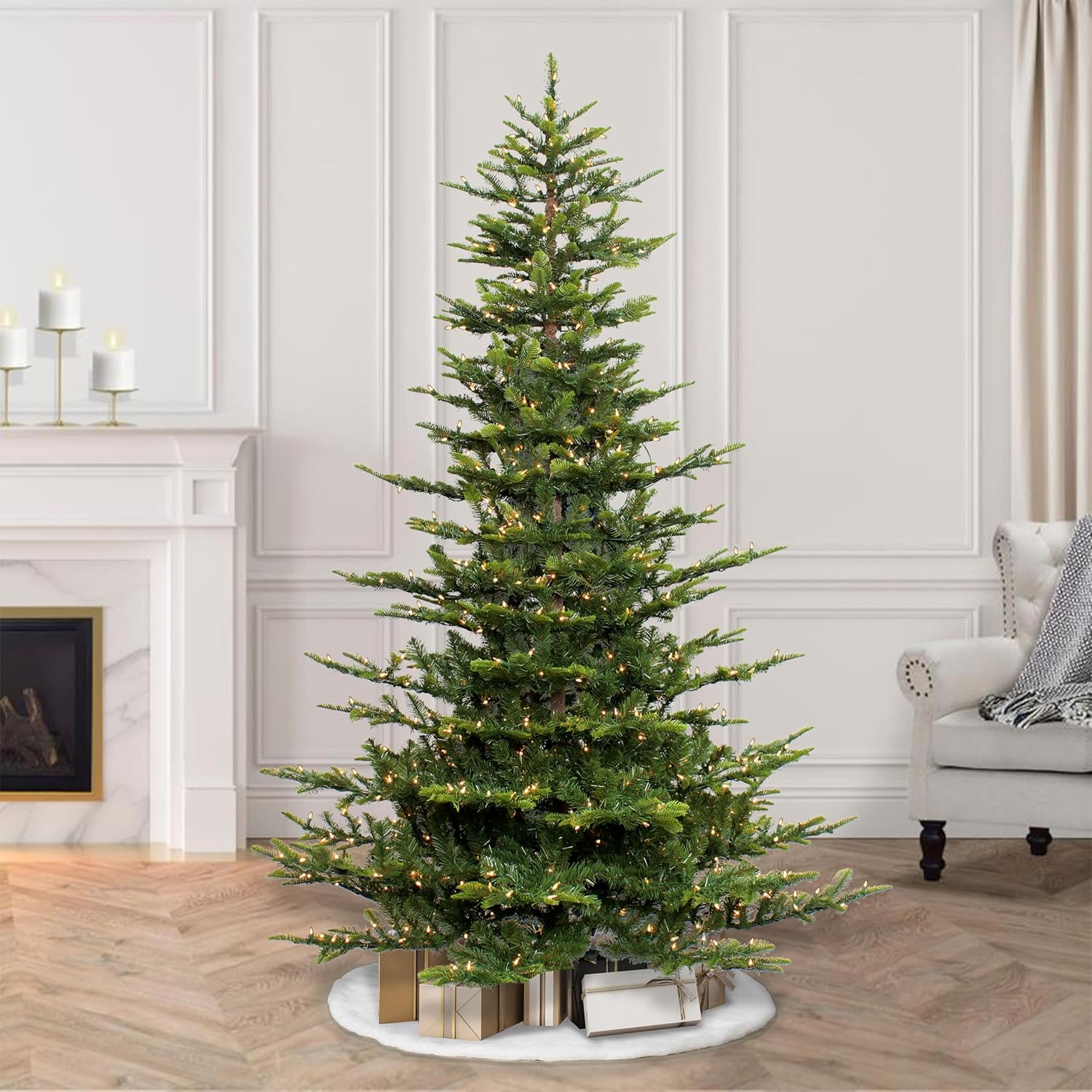 7.5 Foot Pre-Lit Artificial Christmas Tree with 700 Clear Lights K221