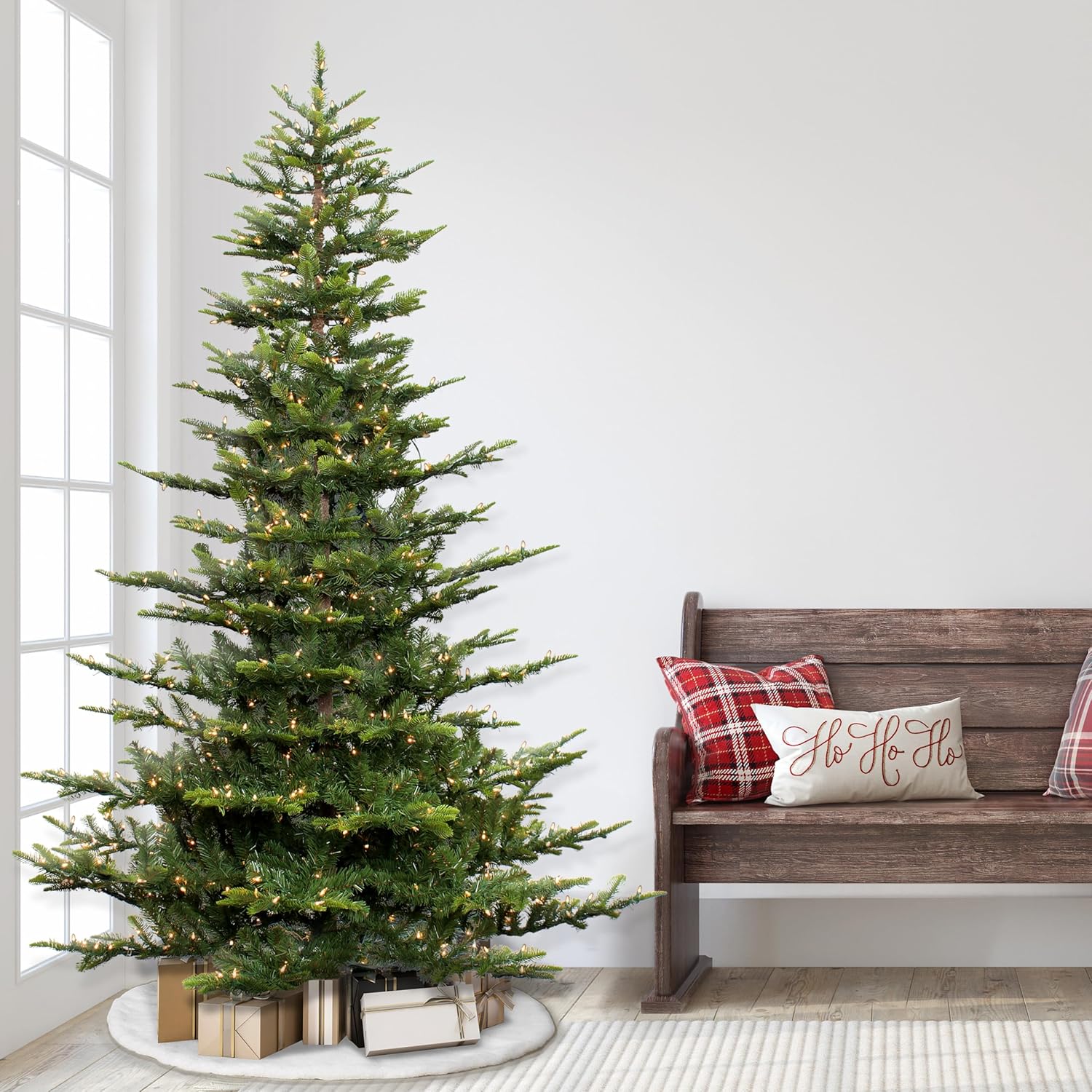 7.5 Foot Pre-Lit Artificial Christmas Tree with 700 Clear Lights K221