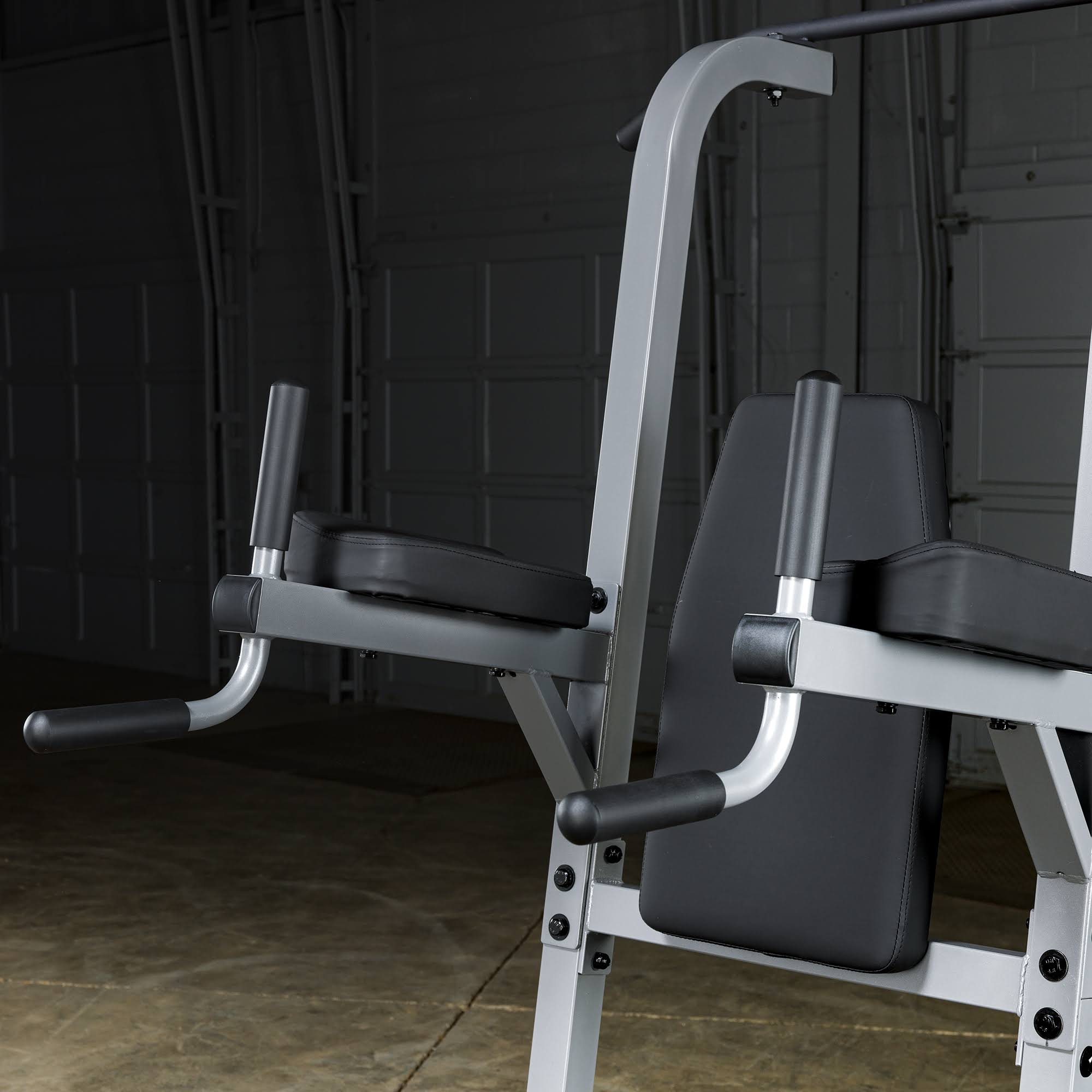 Vertical Knee Raise Dip Pull Up Station O2194