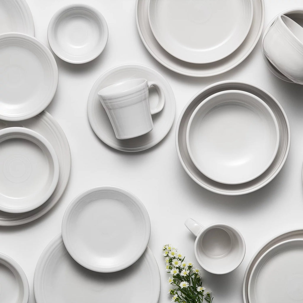 16pc White Dinnerware Set Z596