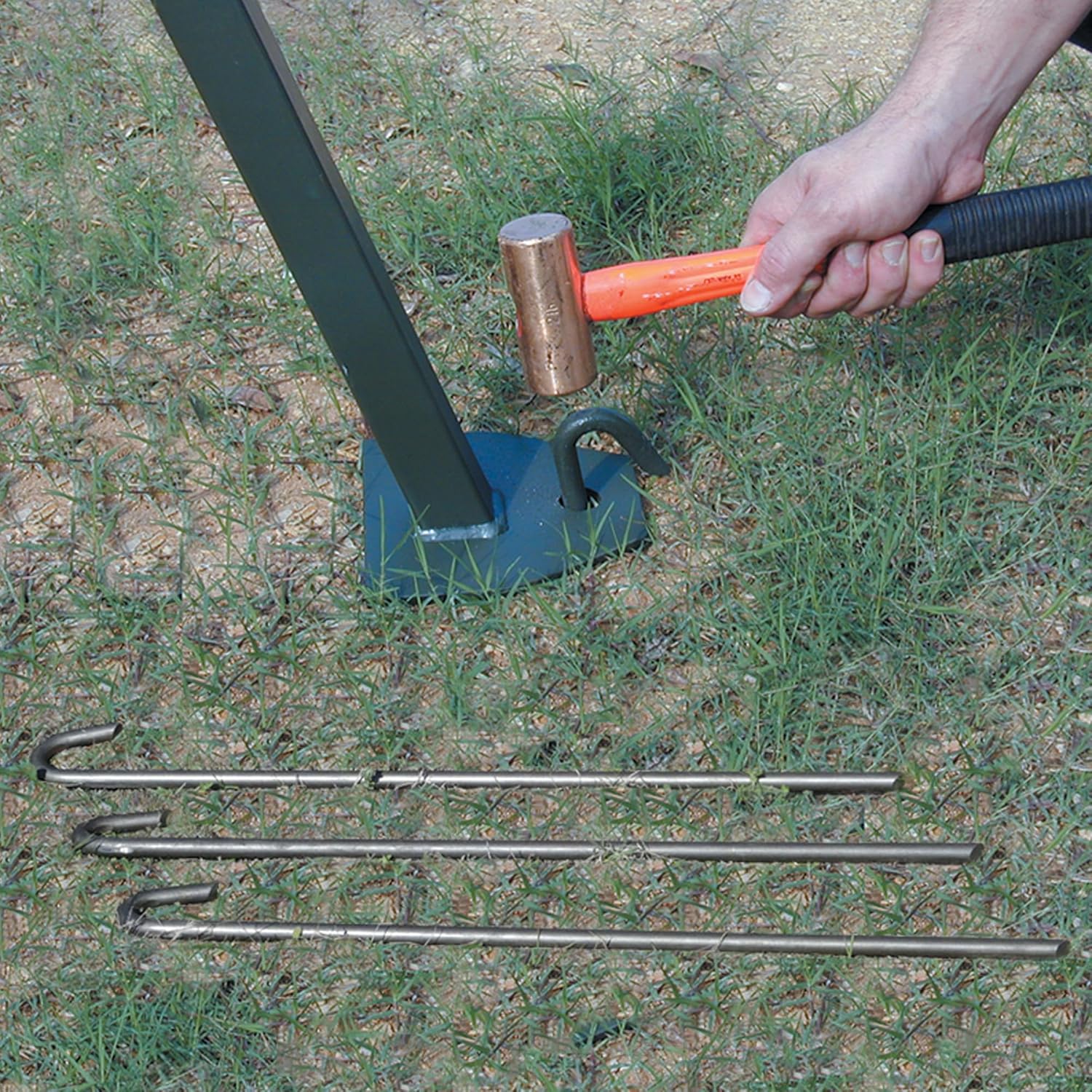 650 lb. Corn Capacity Wildlife Feeder with 8-Foot Heavy-Duty Extension Legs B242