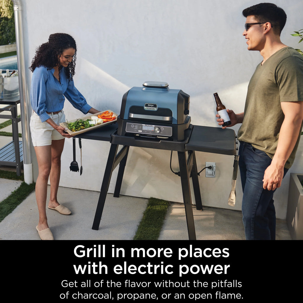 Outdoor 7-in-1 Grill & Smoker Y316580
