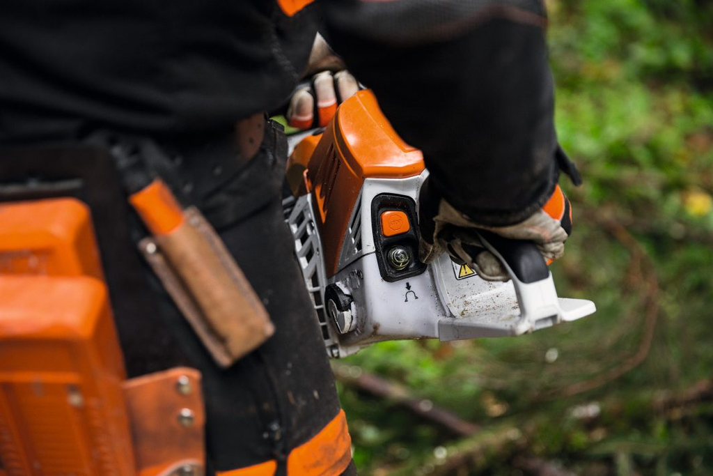 GASOLINE CHAINSAW R518988