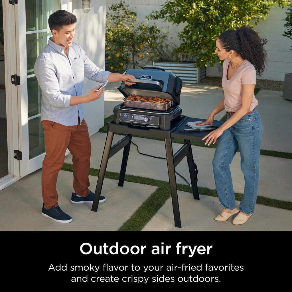 Outdoor 7-in-1 Grill & Smoker Y316580