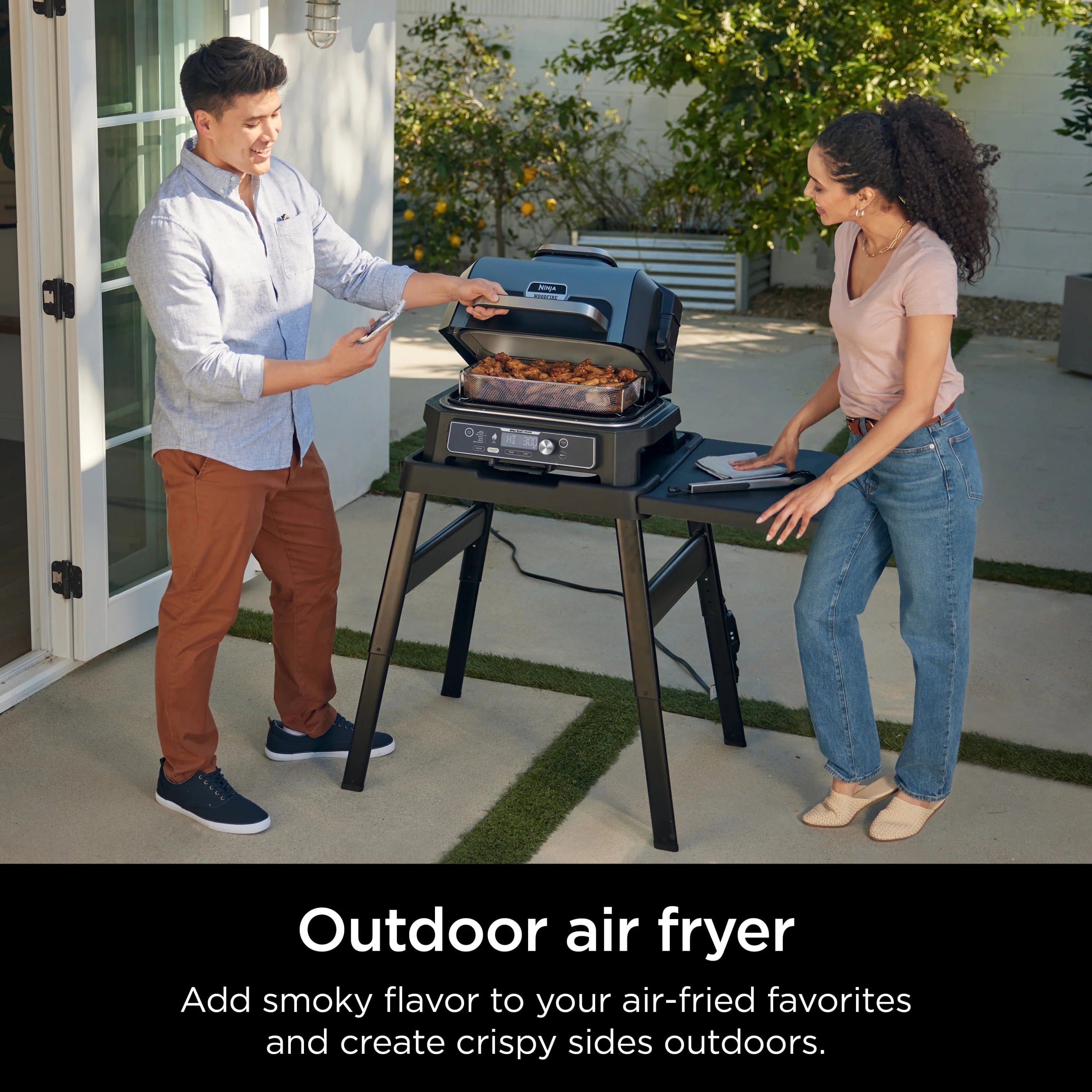 Outdoor 7-in-1 Grill & Smoker Y316580